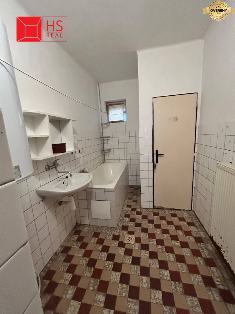 kupeľňa, vstup do WC